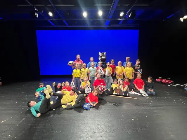 Es ist geschafft, alle freuen sich nach der Aufführung | Foto: Carolin Brand