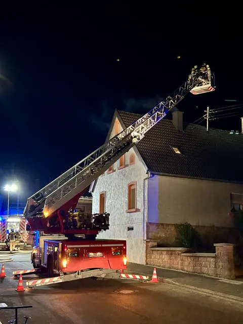 Die Feuerwehr war mit acht Fahrzeugen und insgesamt 35 Einsatzkräften im Einsatz | Foto: Feuerwehr VG Otterbach-Otterberg