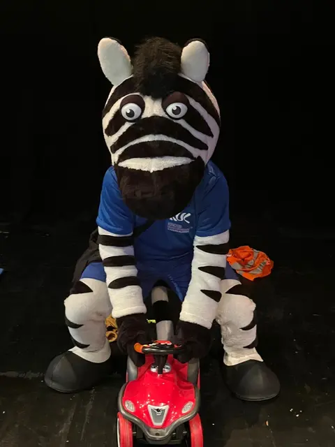 Auch SAM hatte Spaß bei der Vorstellung | Foto: Caolin Brand