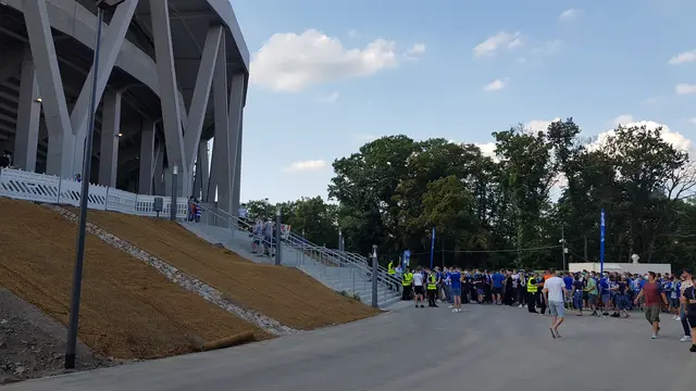 Der um das Stadion herumführende Weg heißt nun Walther-Bensemann-Ring | Foto: Archiv www.jowapress.de