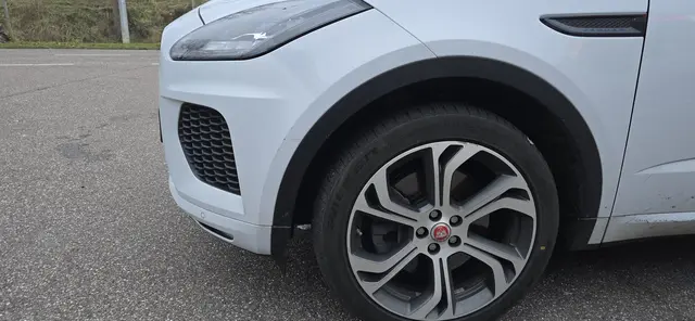 Aus der Ferne kaum zu sehen - das Ausweichen verhinderte schlimmeres. | Foto: BESA Kfz-Gutachter e.K.