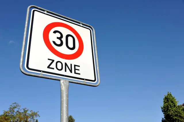 Fußverkehrscheck Kaiserslautern 2025: Zwischen Römerweg und Pariser Straße wird eine Tempo-30-Zone angeordnet | Foto: nmann77/stock.adobe.com