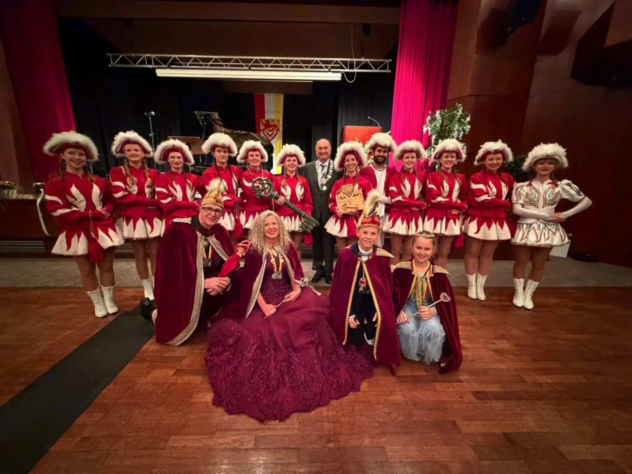 Prinzenpaare-bernehmen-die-Macht-in-Bad-Hameckia