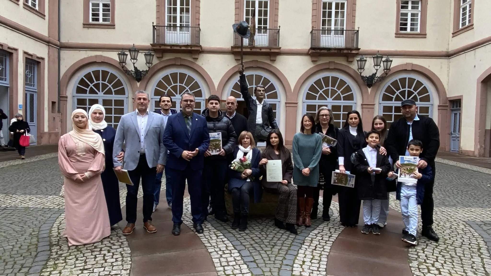 Einb-rgerungsfeier-in-Neustadt-Marc-Weigel-ruft-zu-Engagement-f-r-Demokratie-auf