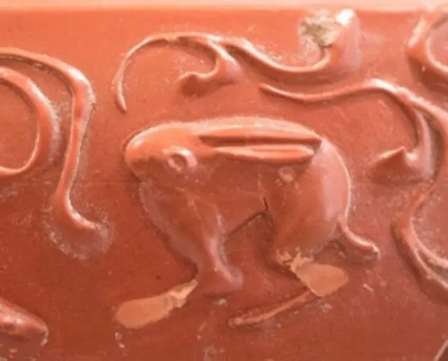 Hase auf Terra Sigillata aus Rheinzabern | Foto: Terra Sigillata Museum