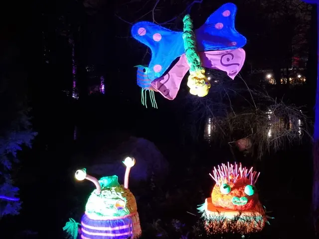 Bunte Wesen sind im Park unterwegs.... | Foto: BAS