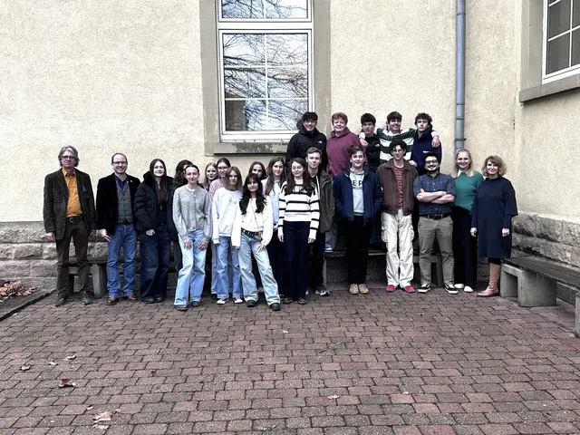 Die Schülerinnen und Schüler der 10e des Heisenberg-Gymnasiums Ettlingen freuen sich auf den Film-Workshop. | Foto: Filmboard Karlsruhe / Nadine Knobloch