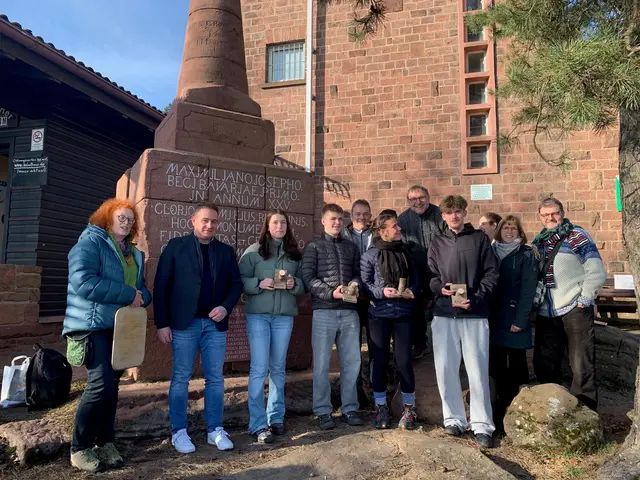 Engagement, Austausch und Klimaschutz: Eine binationale Schülergruppe erhält den ersten KlimaActif Preis der SGD Süd. | Foto: SGD Süd 