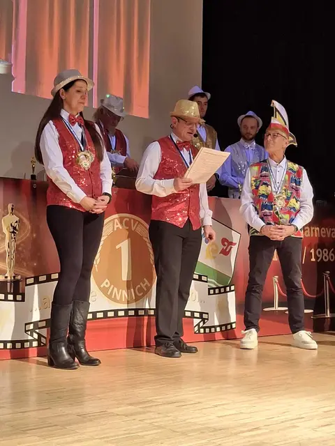 Ehrungen gehören auch dazu: Alexandra Strecker und Volker Eid, jeweils 44 Jahre aktiv beim ACV ! Das ist mehr als beispielhaft !  | Foto: ACV