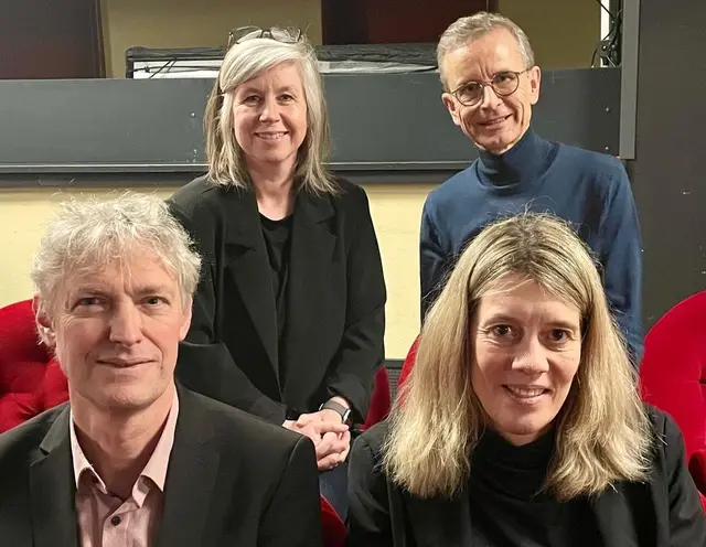 Stellten das generationenverbindende „Cabaret-Projekt“ vor (von links) Dr. Harald Stockert (MARCHIVUM), Yvonne Geiger (Capitol) dazu Antje Geiter sowie Prof. Dr. Markus Haass (beide Heinrich-Vetter-Stiftung). | Foto: CAPMA