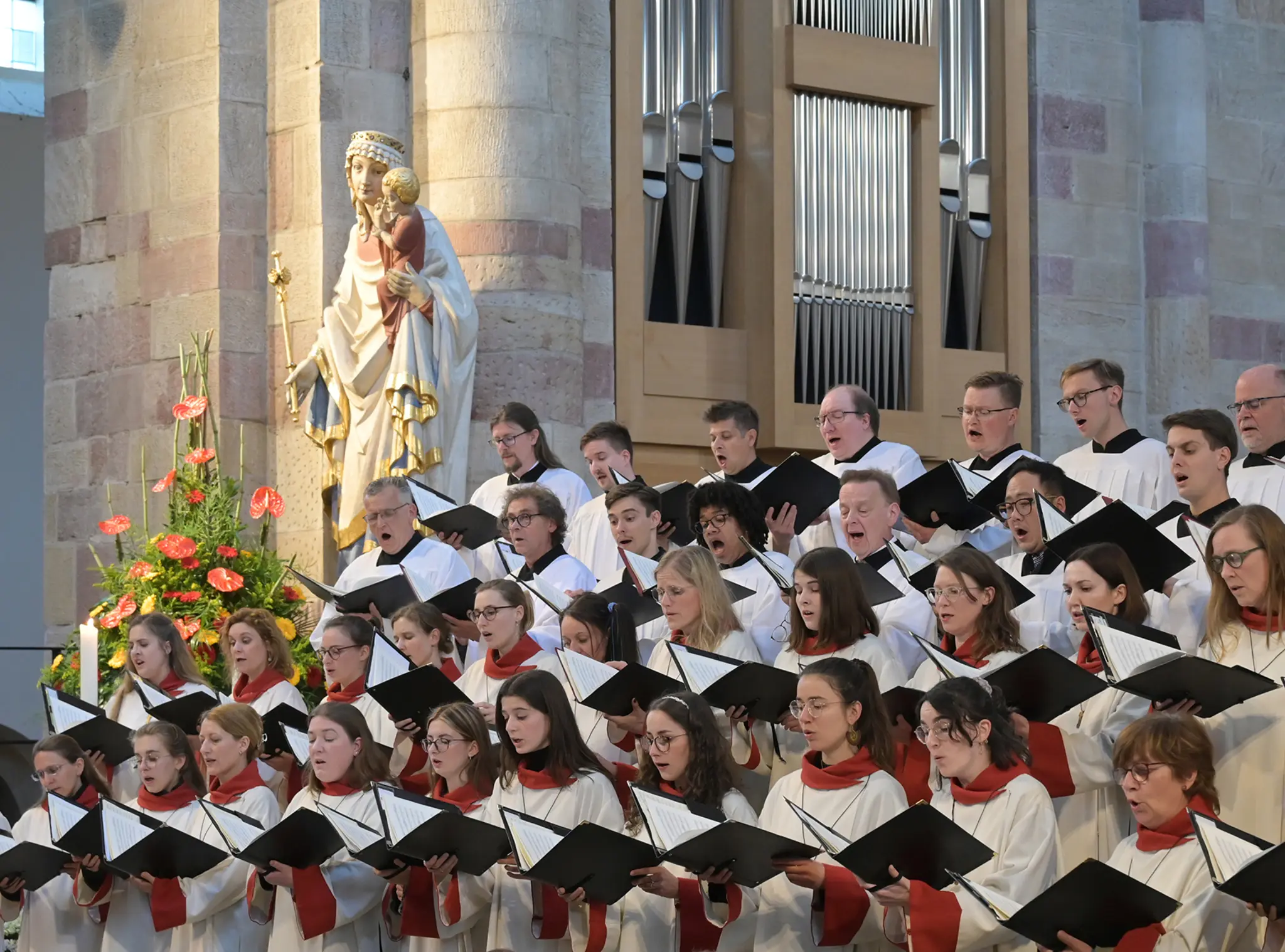 Kostenlose-Konzertreihe-im-Dom-Cantate-Domino-stimmt-auf-Ostern-ein