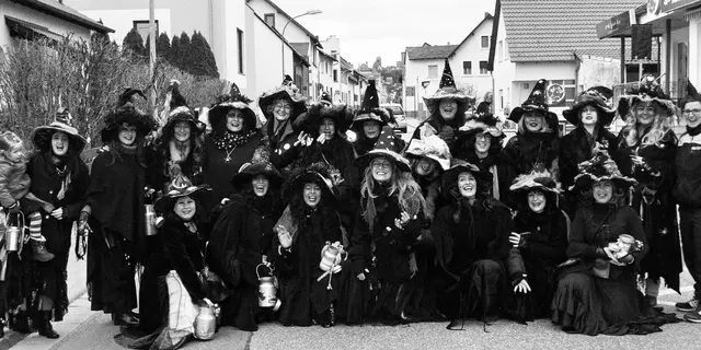 Gruppenbild Altweiberdonnerstag Sausrummer Hexen | Foto: Privat