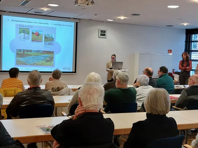 Auch Senioren beteiligten sich rege an der Planung: In einem eigenen Workshop brachten sie ihre Wünsche zu Barrierefreiheit, Bewegung und Aufenthaltsqualität ein. | Foto: Stadt Landstuhl