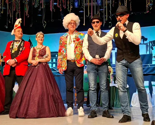 360 Gäste feierten bei der Kreisseniorenprunksitzung im Congress Center Ramstein | Foto: Kreisverwaltung KL/gratis