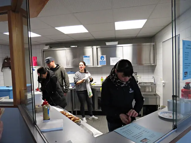 Laura Schubert und weitere ehrenamtliche HelferInnen | Foto: Brigitte Melder