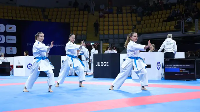 Das Kata Team perfekt synchron.  | Foto: Bilder: BCRN