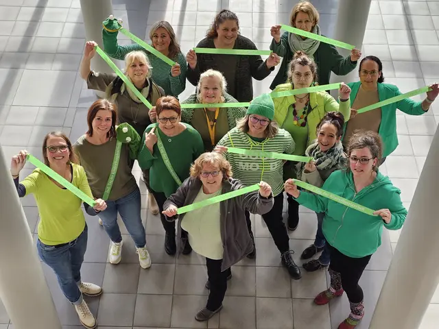Sie alle tragen Grün, ob als Band oder Kleidung: Mitarbeiter des Hospizvereins für Stadt und Landkreis Kaiserslautern | Foto: Hospizverein/gratis