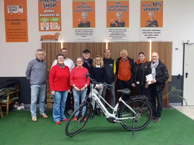 (v.l.n.r.) Michael Emig, Bärbel Schmitt, Peter Simon, Susanne Cronebach, Günter Becker, Yvonne Blauschmidt, Marcel Hans, Dr. Stefan Spitzer, Emely-M. Rüfner und Dr. Wolfgang Schäfer | Foto: Anja Stemler