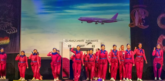 Showtanz der Offiziersgarde auf dem Flug 0815  | Foto: Wolfgang Neuberth