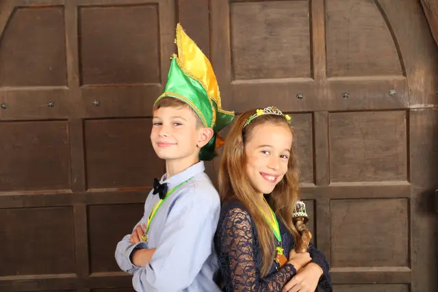 Freuen sich schon auf ihre Rosenmontags-Party: Prinz Jonas I. und Prinzessin Penelope I. | Foto: KVG