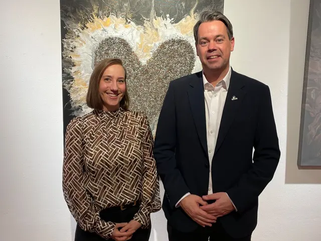 Julia Hoppe und Oberbürgermeister Nicolas Meyer. | Foto: Stadt Frankenthal