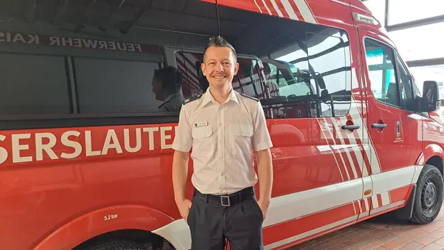 Dominik Gebhardt von der Berufsfeuerwehr: Experte für Katastrophenschutz erklärt, wie Bürger sich auf Stromausfälle vorbereiten können | Foto: Monika Klein