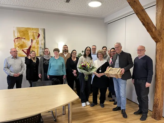Anlässlich ihres 30-jährigen Engagements wurde Gudrun Scherrer nun im Rahmen eines kleinen Empfangs in der Verbandsgemeinde Winnweiler geehrt und zugleich verabschiedet. | Foto: Kreisverwaltung Donnersbergkreis