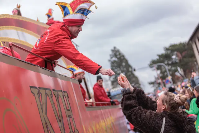  Faschingsumzug in Bellheim 2026 - für die Party danach gabs Kamelle | Foto: Paul Needham