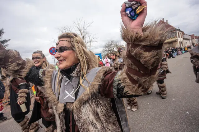  Faschingsumzug in Bellheim 2026 - für die Kiddies gabs Kamelle | Foto: Paul Needham
