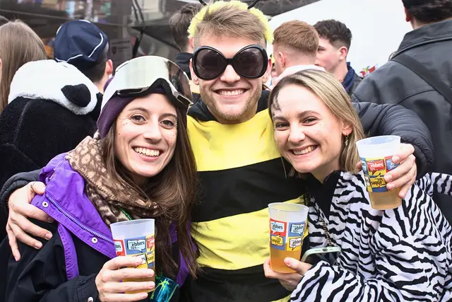 Lachen, Musik und gute Gespräche prägen das Bild | Foto: Cornelia Bauer