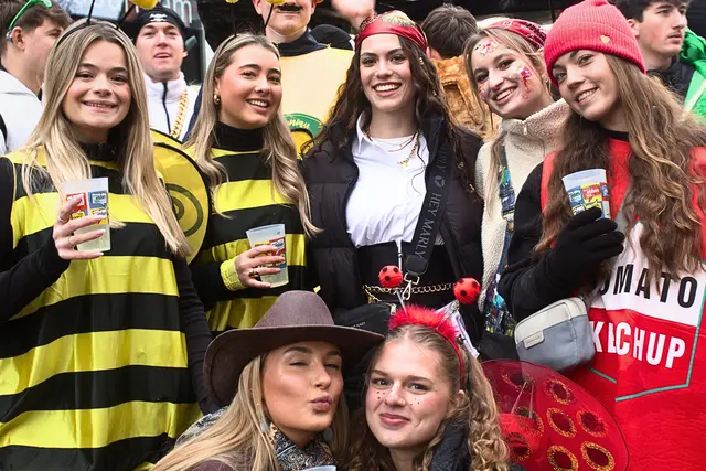 Farben, Musik und gute Stimmung bestimmen das Bild | Foto: Cornelia Bauer