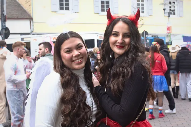 Mitten im Herzen von Schifferstadt wird ausgelassen gefeiert | Foto: Cornelia Bauer