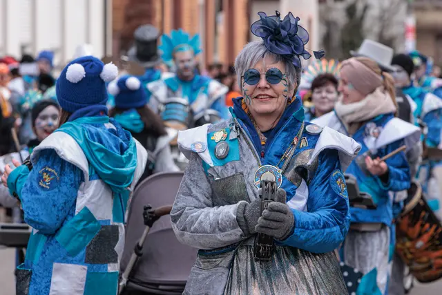  Faschingsumzug bringt Bellheim zum Glitzern und Strahlen | Foto: Paul Needham