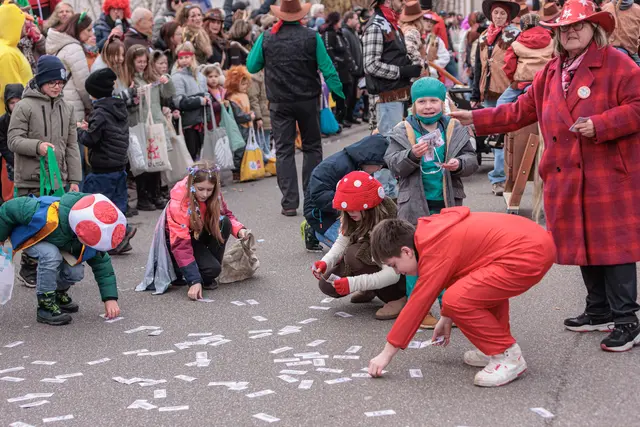  Faschingsumzug in Bellheim 2026 - für die Kiddies gabs Kamelle | Foto: Paul Needham