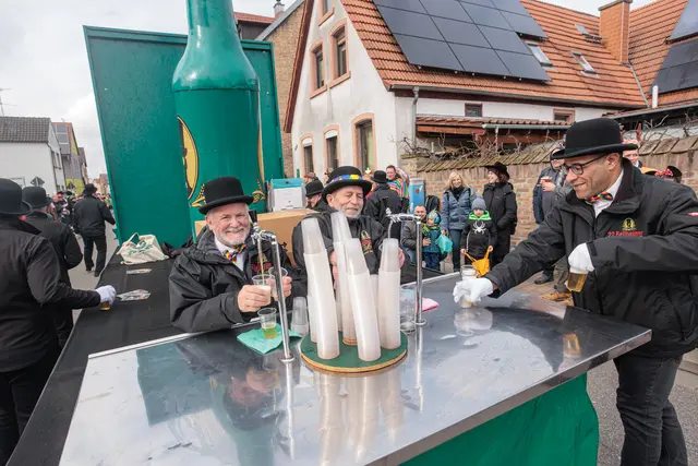  Faschingsumzug in Bellheim 2026 - die Lords schenken ein | Foto: Paul Needham
