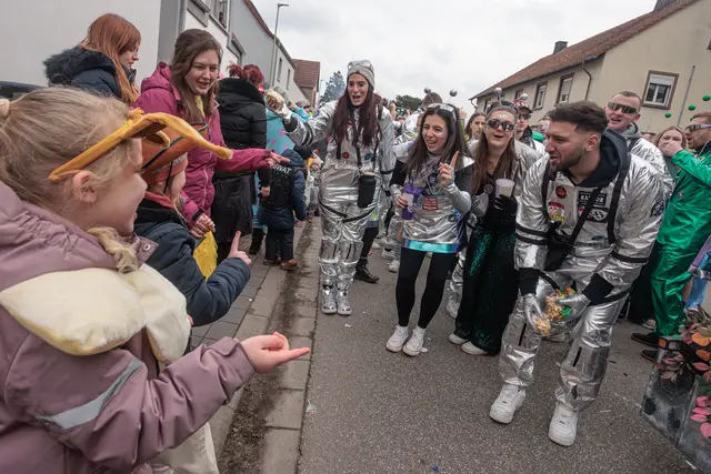  Faschingsumzug in Bellheim 2026 - die Zuschauer hatten jede Menge Spaß | Foto: Paul Needham