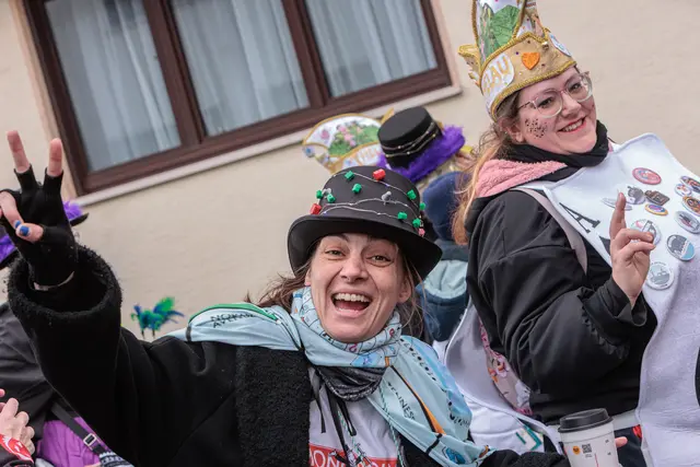  Faschingsumzug in Jockgrim... Party nonstop und gute Laune | Foto: Paul Needham