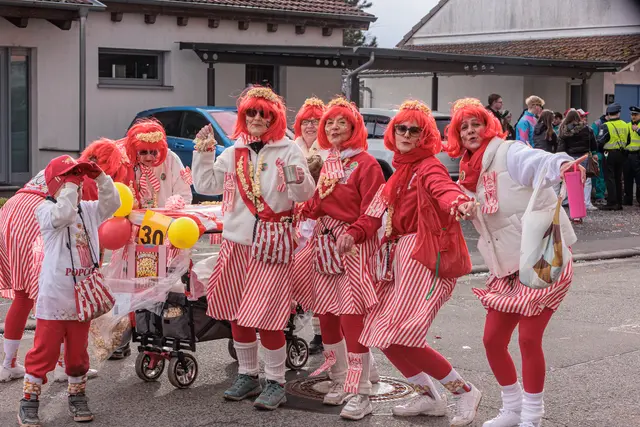 Elegant und farbenfroh... Fasching in Jockgrim | Foto: Paul Needham