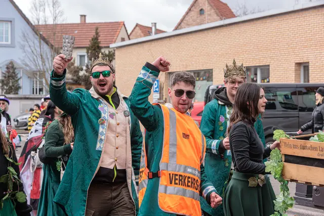  Faschingsumzug in Jockgrim... Party nonstop und gute Laune | Foto: Paul Needham