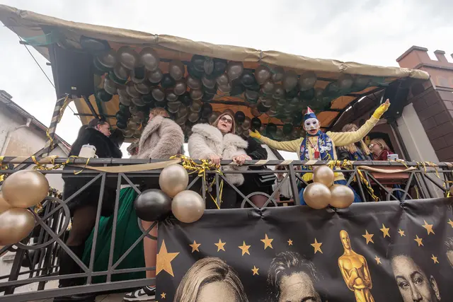 Prosit und Helau - Faschingsumzug in Jockgrim | Foto: Paul Needham