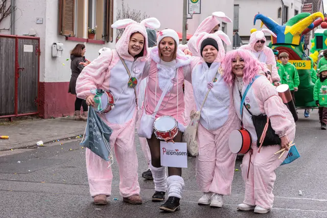  Faschingsumzug in Jockgrim... Party nonstop und gute Laune | Foto: Paul Needham