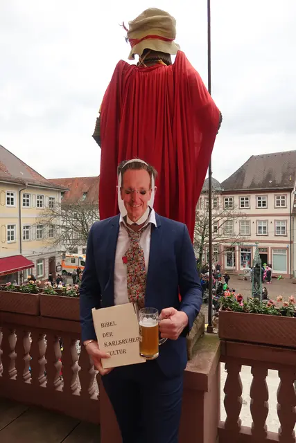 In zweifacher Ausführung war Kulturbürgermeister Dr. Albert Käuflein vertreten und erntete sichtlich Kritik an den Kürzungen im Kulturbereich. | Foto: Jennifer Warzecha