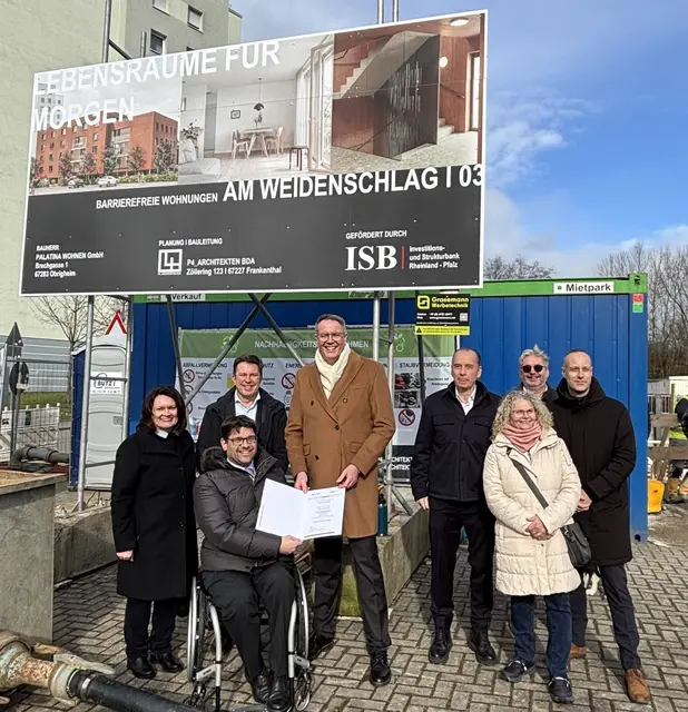 Ministerpräsident Schweitzer überreicht Förderbescheid an Palatina Wohnen GmbH | Foto: Kristina Rogoß/ISB