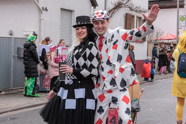 Prosit und Helau - Faschingsumzug in Jockgrim | Foto: Paul Needham