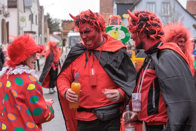  Fasching in Jockgrim... höllisch gut | Foto: Paul Needham