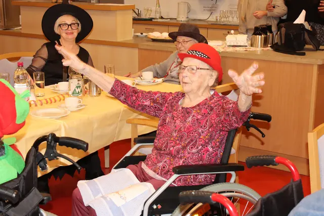 beste Laune bei den Bewohner*innen | Foto: Dr.Christine Kraus für den Caritasverband für die Diözese Speyer 