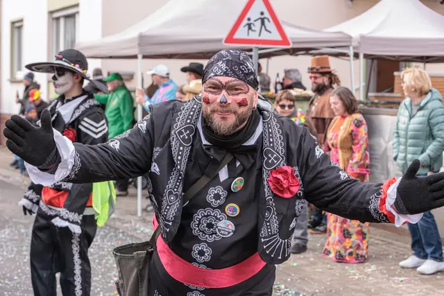  Faschingsumzug in Jockgrim... Party nonstop und gute Laune | Foto: Paul Needham