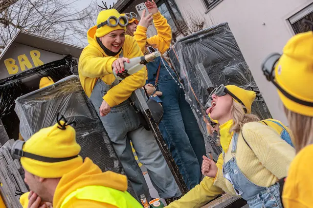 Prosit und Helau - Faschingsumzug in Jockgrim | Foto: Paul Needham