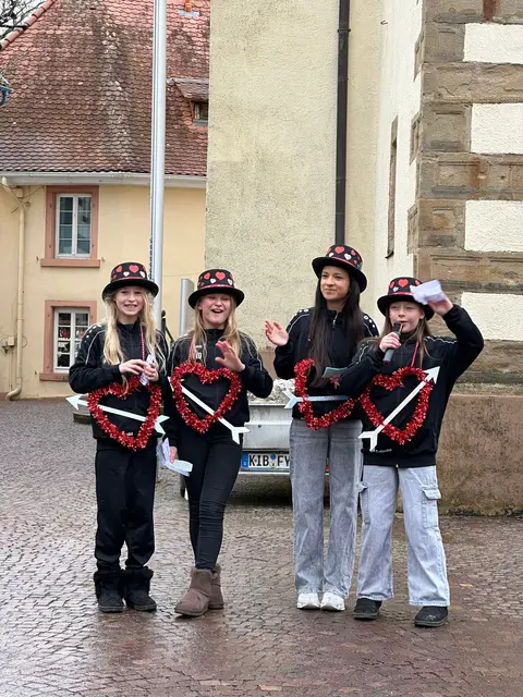 Allerlei kreative Kostüme beim Krachmacherumzug in Rockenhausen | Foto: Thorsten Trost