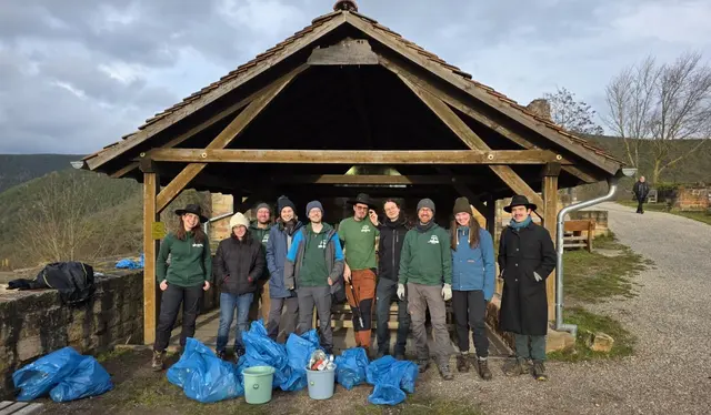 Trashbusters im Einsatz: Waldschatten setzen Zeichen gegen Müll im Wald | Foto: Die Waldschatten e.V.
